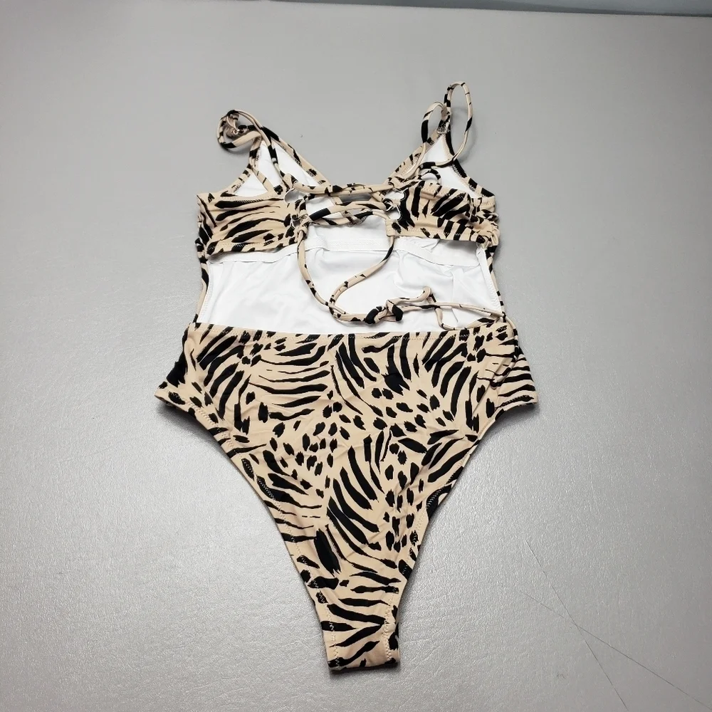Shade and shore animal print one peice open back bathing suit women's size small